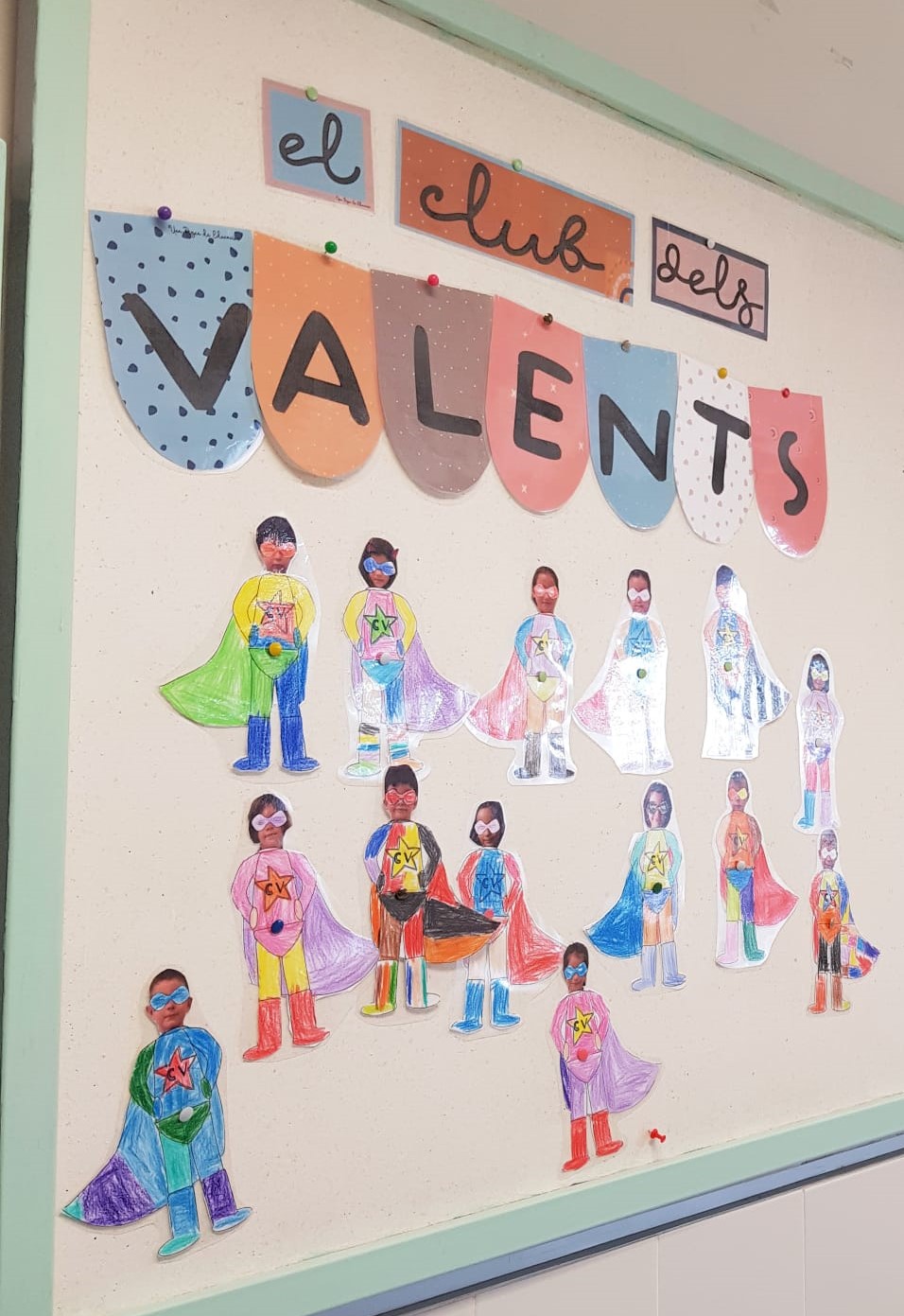 EL CLUB DE LOS VALIENTES