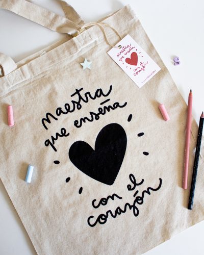 Bolso beige y negro  MAESTRA QUE ENSEÑA CON CORAZÓN