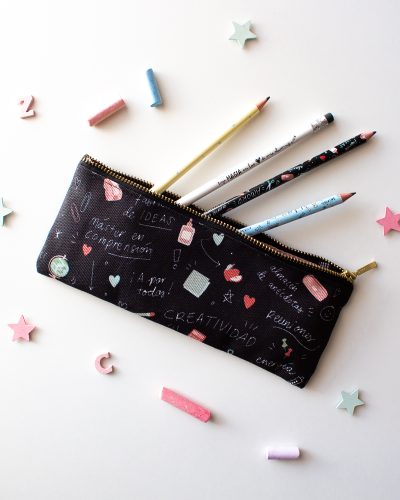 estuche corazón de maestra